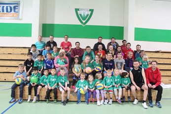 Volleyballens dag på Stovner: / - En stor suksess